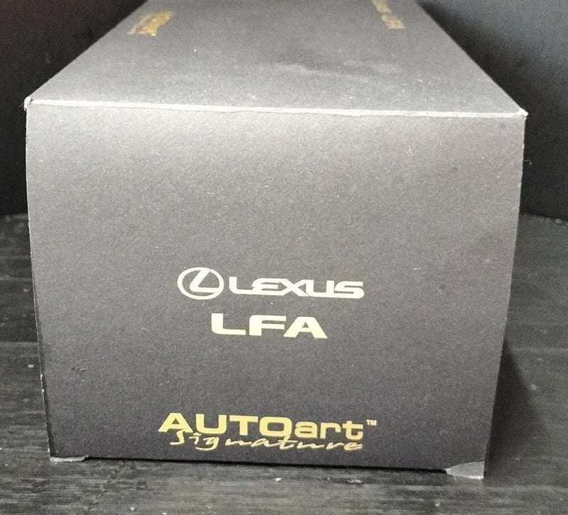 Laden Sie das Bild in Galerie -Viewer, AUTOart 1/18 Lexus LFA Signature Series 1/18 Scale Car– Used