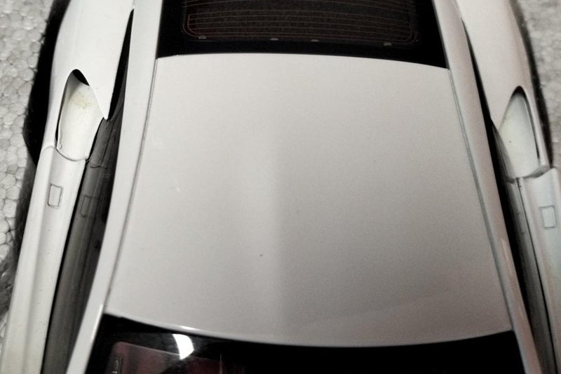 Laden Sie das Bild in Galerie -Viewer, AUTOart 1/18 Lexus LFA Signature Series 1/18 Scale Car– Used