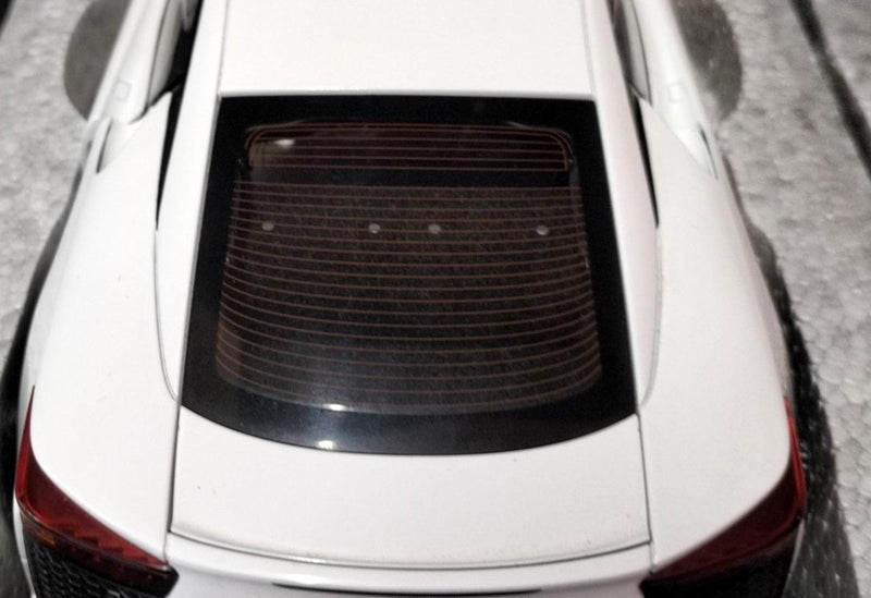 Laden Sie das Bild in Galerie -Viewer, AUTOart 1/18 Lexus LFA Signature Series 1/18 Scale Car– Used