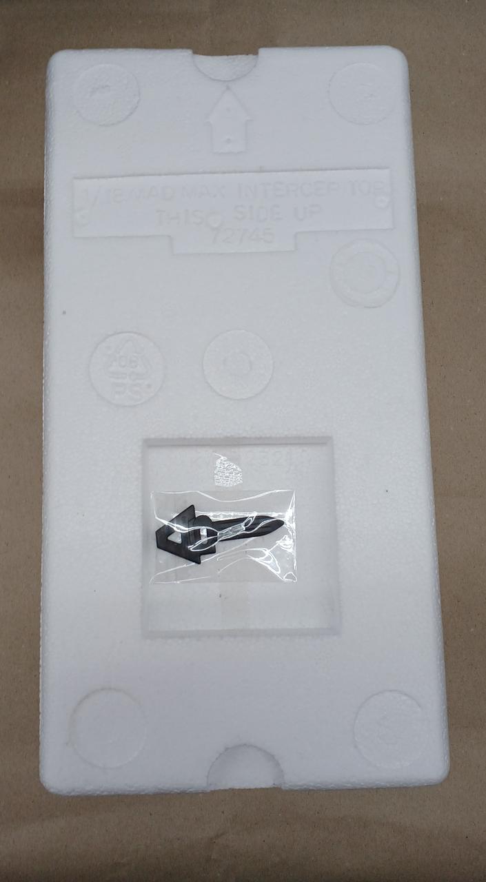 Laden Sie das Bild in Galerie -Viewer, AUTOART 1/18 Ford XB Falcon Tuned Version "The Interceptor"– Used