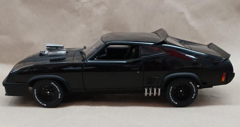 Laden Sie das Bild in Galerie -Viewer, AUTOART 1/18 Ford XB Falcon Tuned Version "The Interceptor"– Used