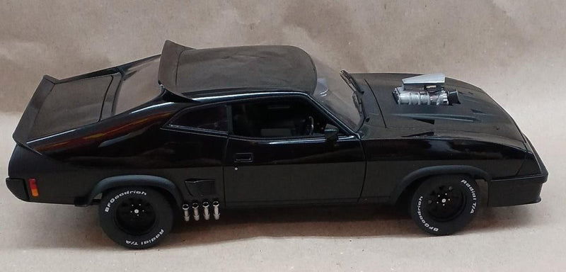 Laden Sie das Bild in Galerie -Viewer, AUTOART 1/18 Ford XB Falcon Tuned Version "The Interceptor"– Used
