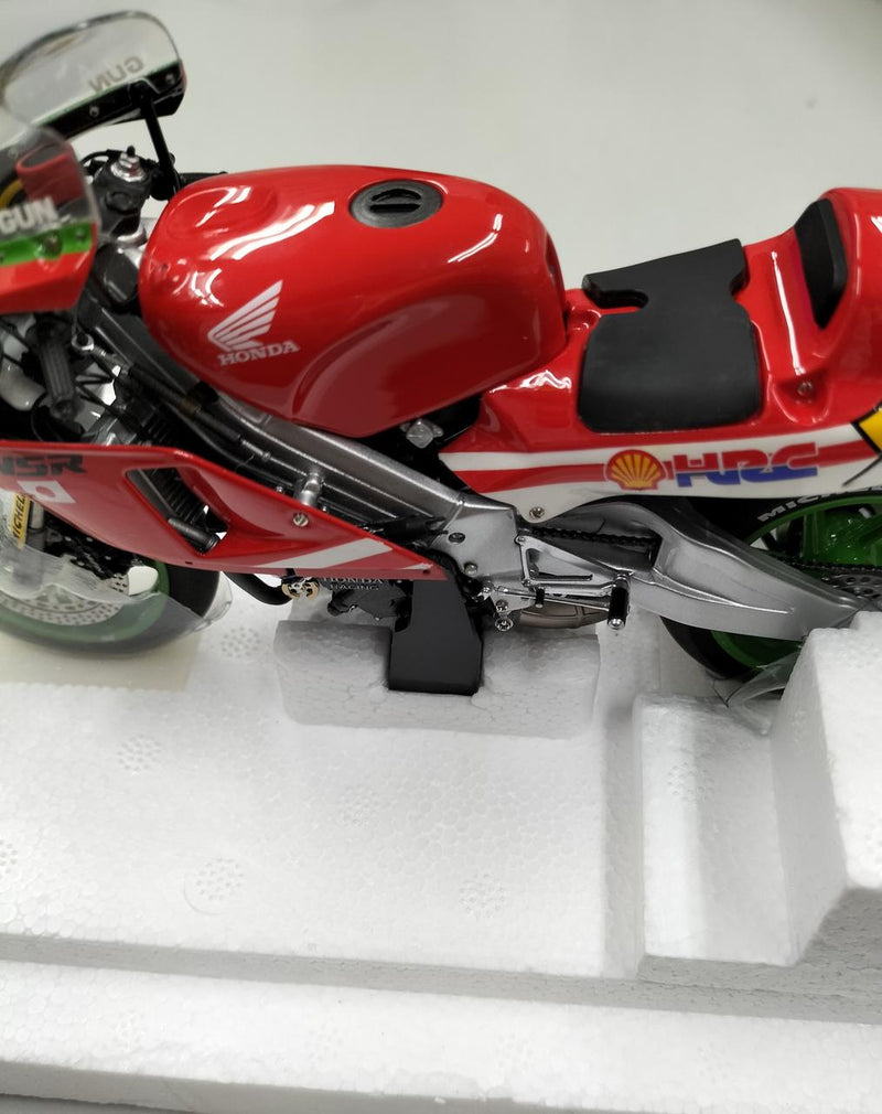 Load image into Gallery viewer, AUTOart Honda NSR500 WGP500 1/12 Scale Motorcycle Model– Used