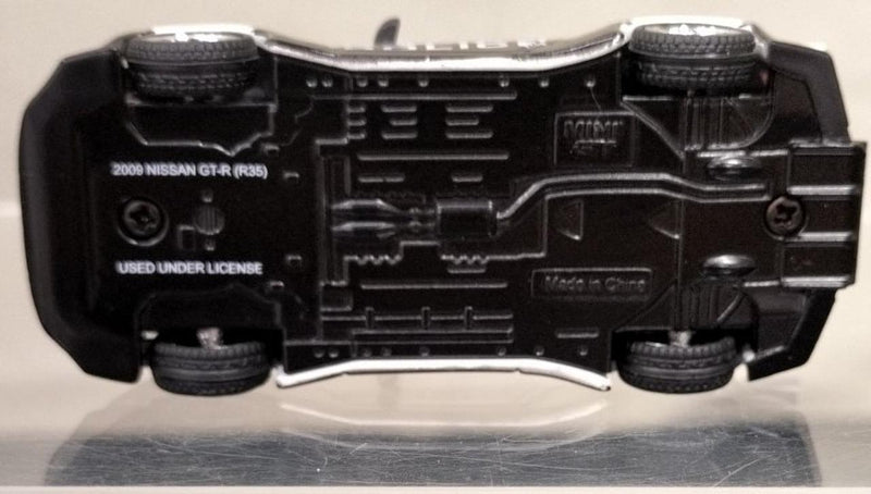 Laden Sie das Bild in Galerie -Viewer, MINI GT NISSAN GT-R R35 POLICE CAR 1/64 Scale Car– Used