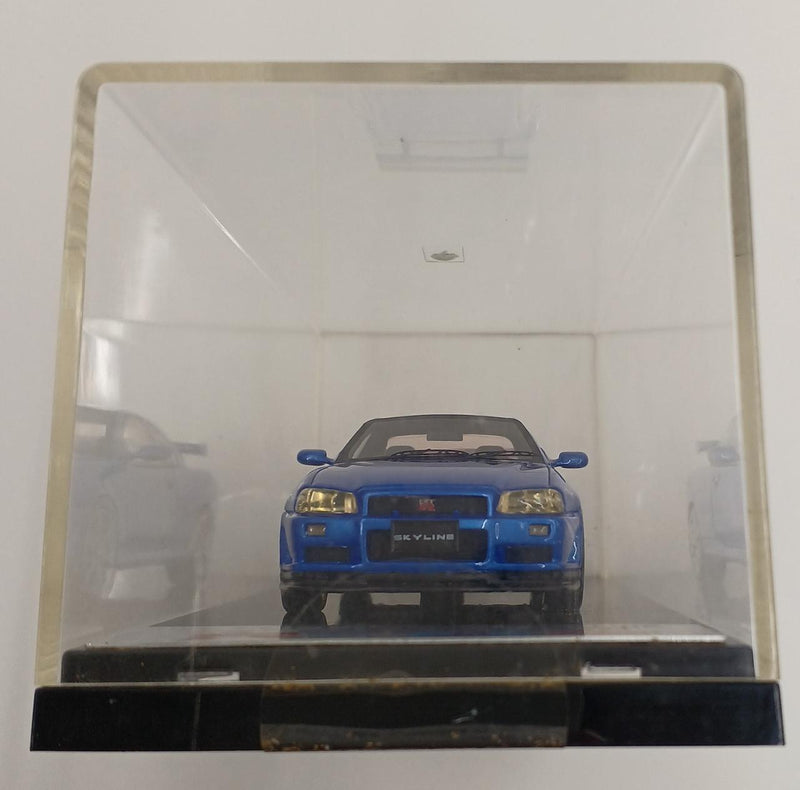 Laden Sie das Bild in Galerie -Viewer, KYOSHO 1/43 Skyline GT-R V-spec II Scale Model Car– Used