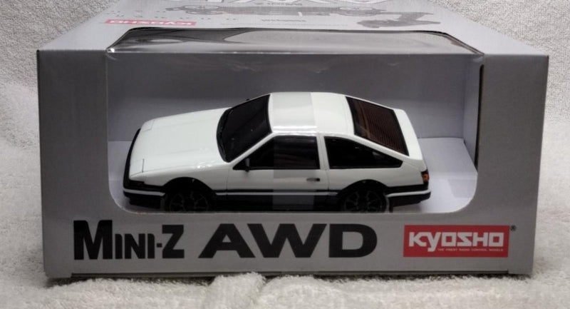 Laden Sie das Bild in Galerie -Viewer, KYOSHO Toyota Sprinter Trueno AE86 MINI-Z AWD - Used
