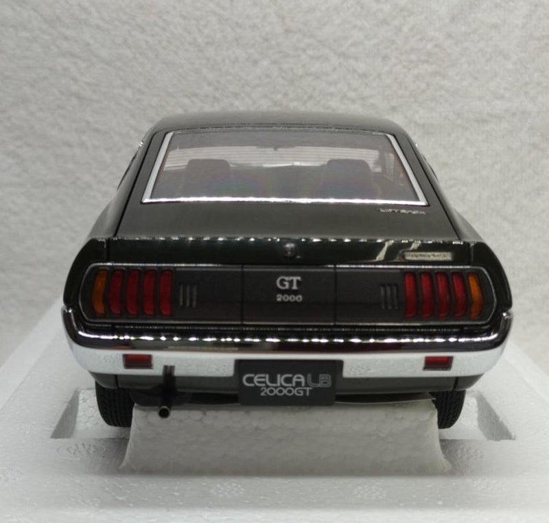Load image into Gallery viewer, AUTOart Toyota Celica Liftback 2000GT (RA25) 1/18 Scale Car– Used
