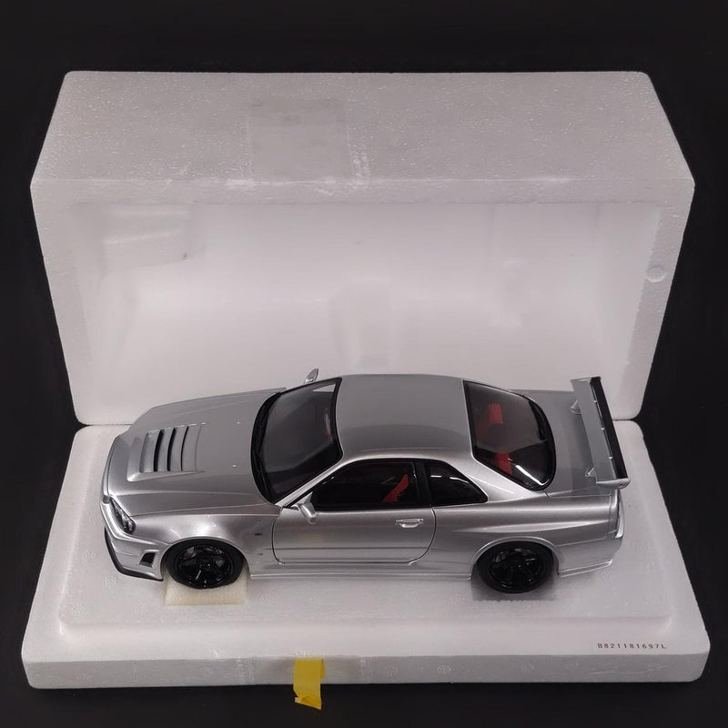 Load image into Gallery viewer, AUTOart NISMO R34 GT-R Z-TUNE (with Display Case) 1/18 Diecast Car– Used