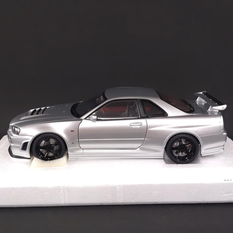 Load image into Gallery viewer, AUTOart NISMO R34 GT-R Z-TUNE (with Display Case) 1/18 Diecast Car– Used