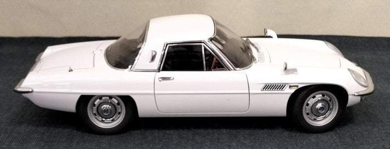 Laden Sie das Bild in Galerie -Viewer, AUTOart 1/18 MAZDA COSMO SPORT Scale Model Car– Used