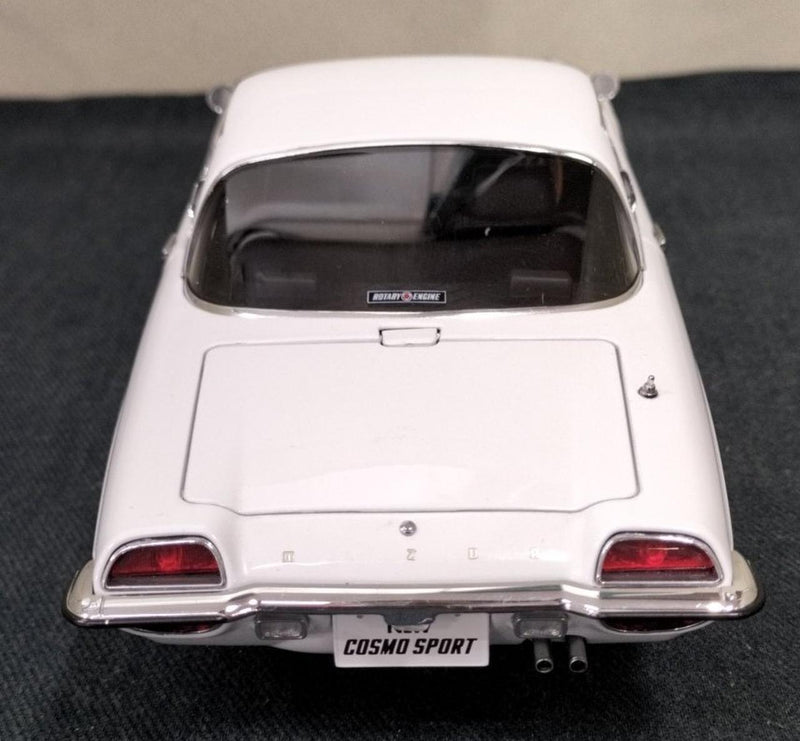 Laden Sie das Bild in Galerie -Viewer, AUTOart 1/18 MAZDA COSMO SPORT Scale Model Car– Used