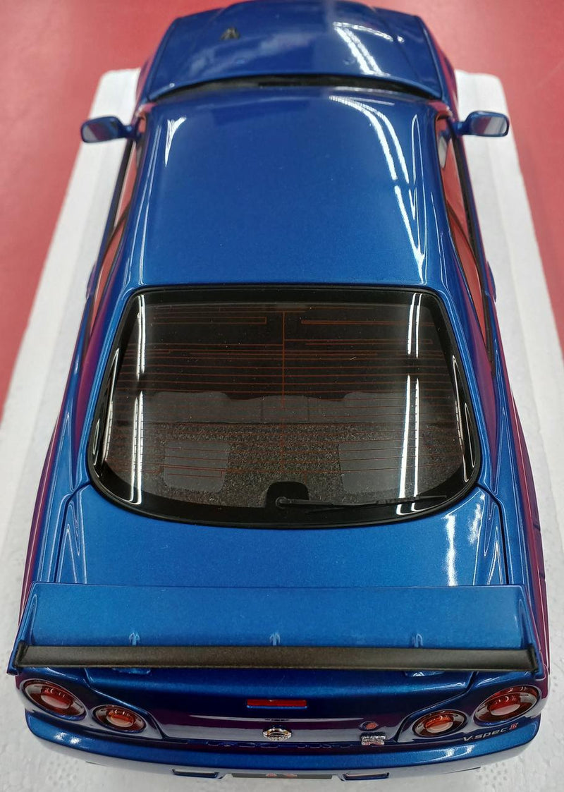 Load image into Gallery viewer, AUTOART NISSAN GT-R V-SPEC II 1/18 Diecast Car– Used