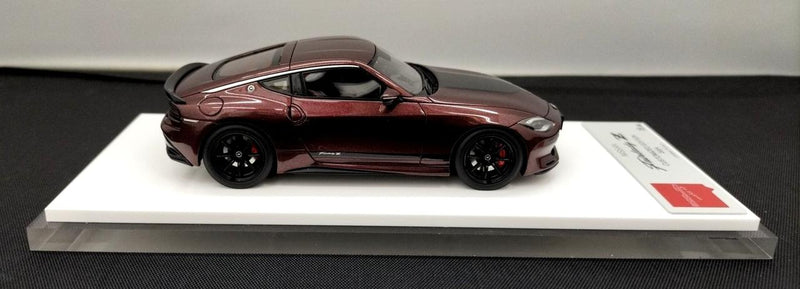 Chargez l'image dans la visionneuse de la galerie, EIDOLON EM735E Nissan Fairlady Z 1/43 Scale Model Car– Used