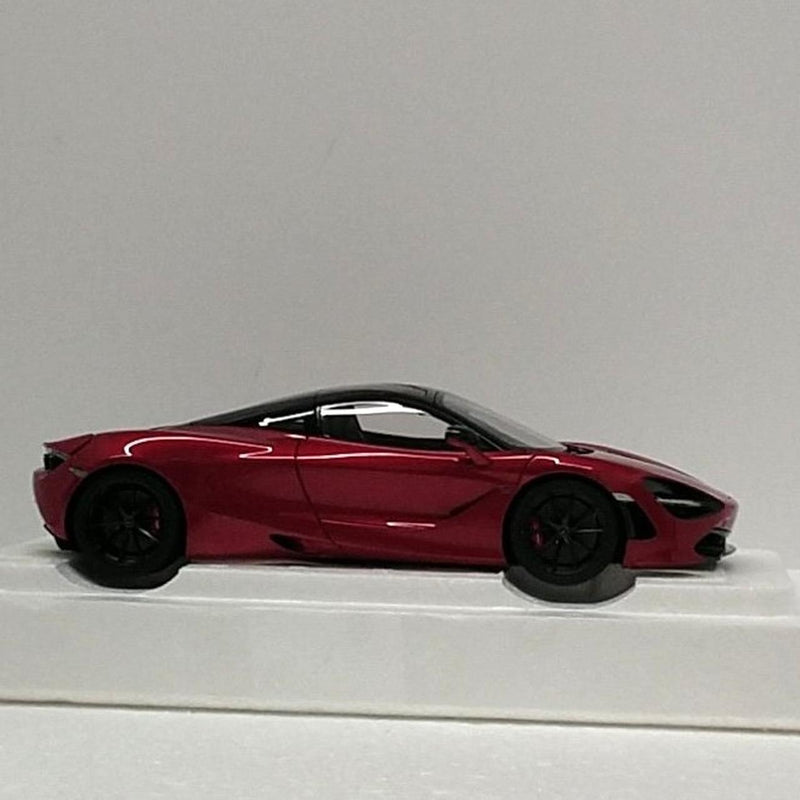 Laden Sie das Bild in Galerie -Viewer, AUTOart 76072 1/18 McLaren 720S in Red Diecast Model Car
