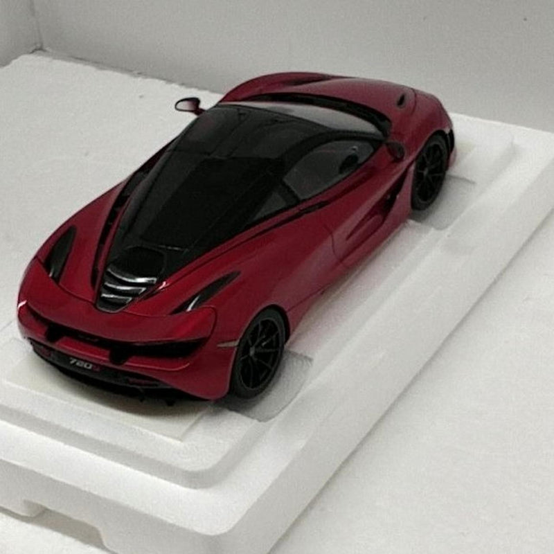 Laden Sie das Bild in Galerie -Viewer, AUTOart 76072 1/18 McLaren 720S in Red Diecast Model Car