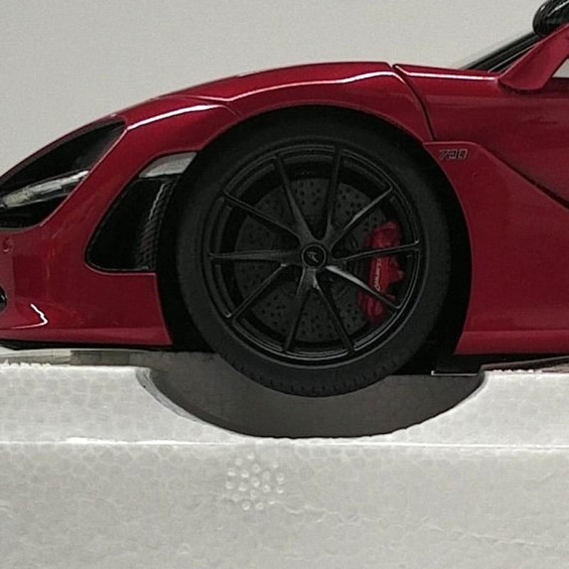 Laden Sie das Bild in Galerie -Viewer, AUTOart 76072 1/18 McLaren 720S in Red Diecast Model Car