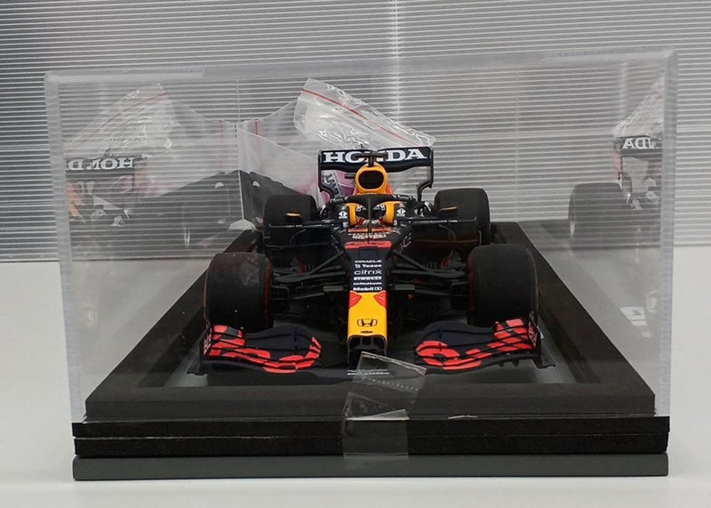 Laden Sie das Bild in Galerie -Viewer, SPARK 1/18 Red Bull Racing Honda RB16B F1 Diecast Model Car