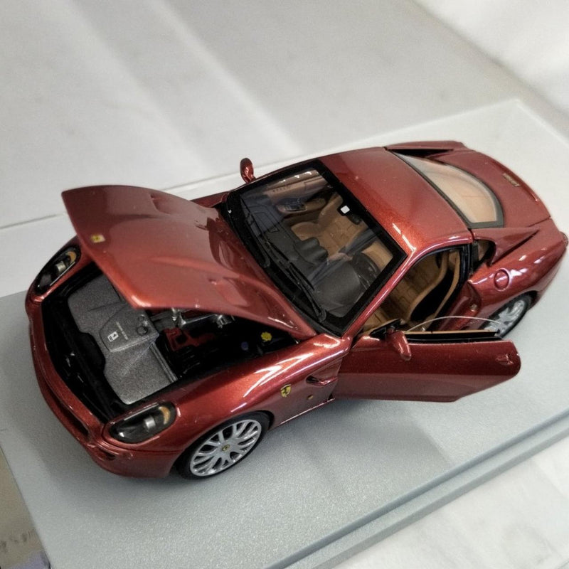 Laden Sie das Bild in Galerie -Viewer, GASOLINE 1/43 Ferrari Scale Model Car