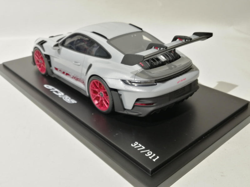 Laden Sie das Bild in Galerie -Viewer, SPARK 1/18 Porsche 911 (992) GT3 Ice Grey Metallic– Used