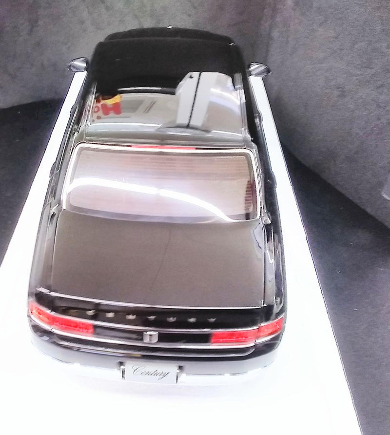 Load image into Gallery viewer, AUTOart Toyota Century Black 1/18 Scale Car– Used