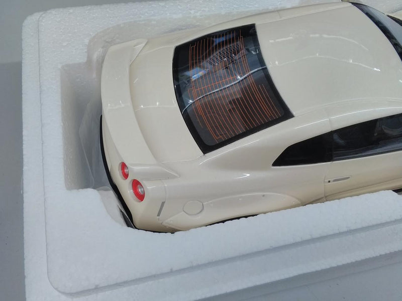 Load image into Gallery viewer, AUTOart GT-R R35 White 1/18 Scale Model Car– Used