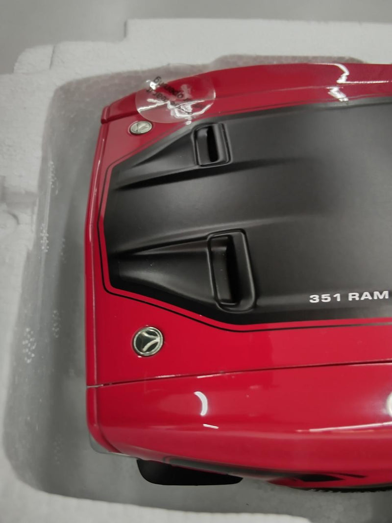 Laden Sie das Bild in Galerie -Viewer, AUTOart 1/18 FORD MUSTANG MACH 1 FASTBACK (Red)– Used