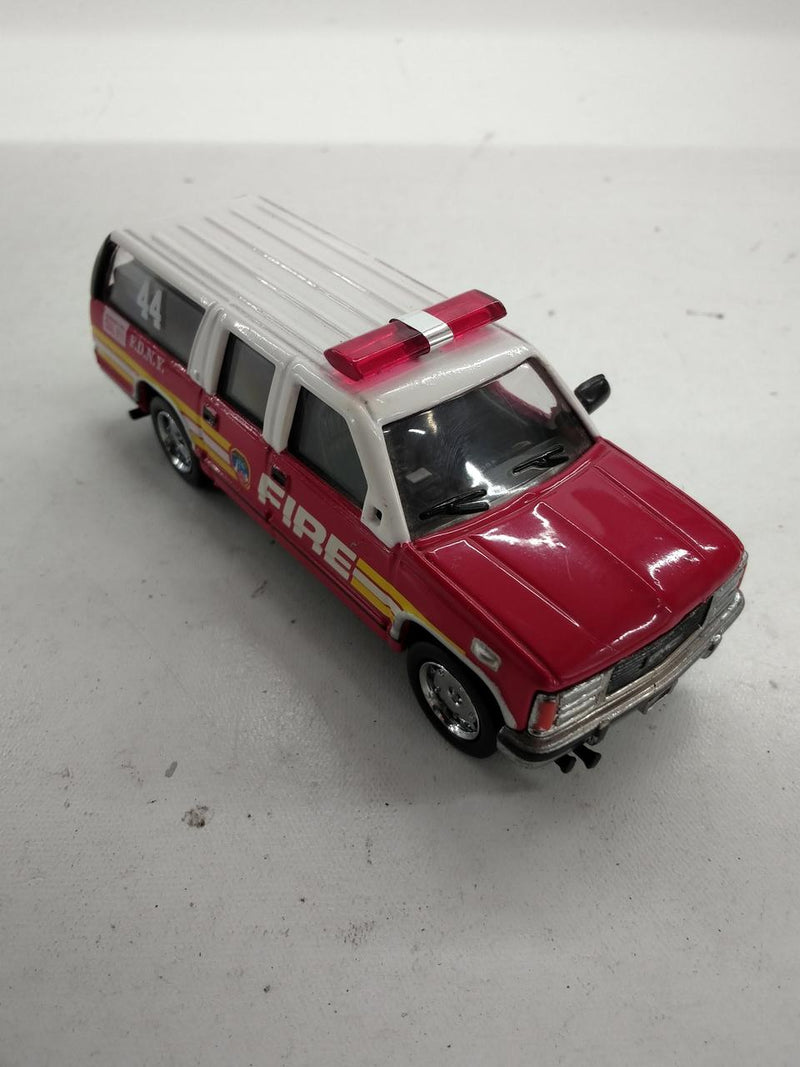 Laden Sie das Bild in Galerie -Viewer, CODE 3 12821 F.D.N.Y. BATTALION 44 1/64 Scale Model– Used
