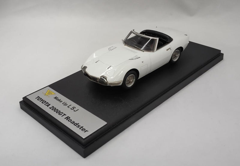 Cargue la imagen en el visor de la galería, MAKE UP 1/43 PEGASUS WHITE TOYOTA 2000GT ROADSTER– Used