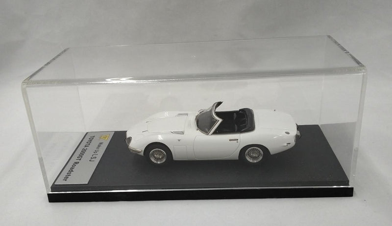 Cargue la imagen en el visor de la galería, MAKE UP 1/43 PEGASUS WHITE TOYOTA 2000GT ROADSTER– Used