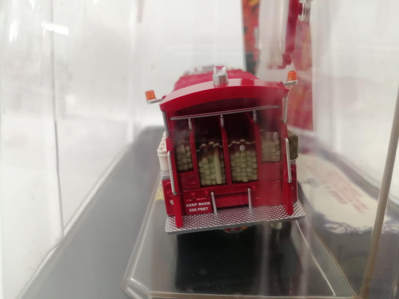 Laden Sie das Bild in Galerie -Viewer, CODE 3 COLLECTIBLES 1/64 NEW YORK, NEW YORK Fire Engine Diecast Model– Used
