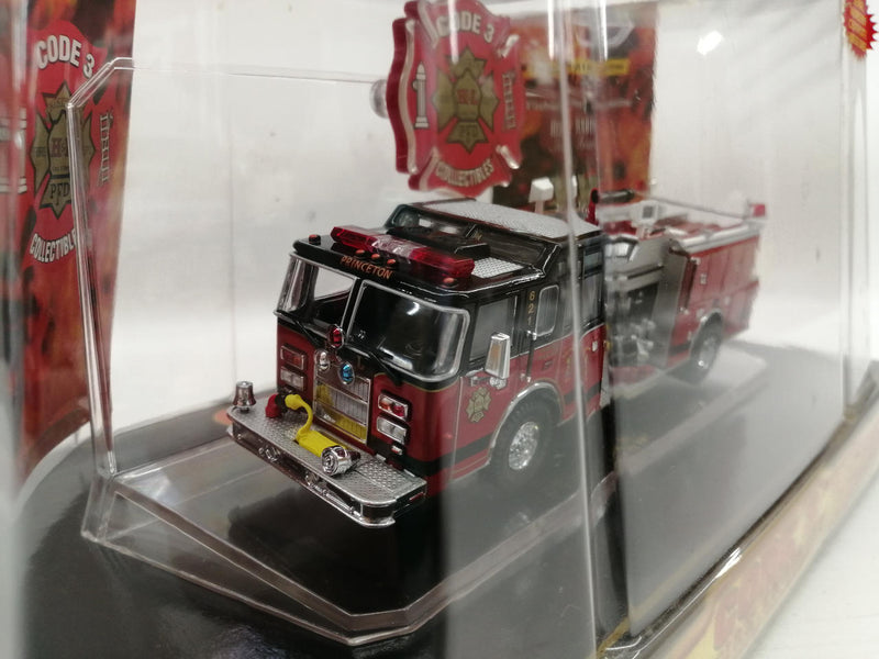 Laden Sie das Bild in Galerie -Viewer, CODE 3 COLLECTIBLES PRINCETON, NEW JERSEY Fire Engine 1/64 Diecast Model– Used