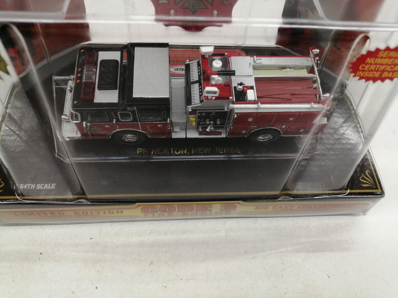 Laden Sie das Bild in Galerie -Viewer, CODE 3 COLLECTIBLES PRINCETON, NEW JERSEY Fire Engine 1/64 Diecast Model– Used