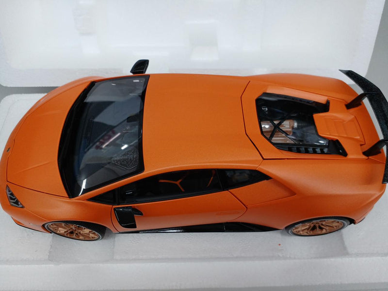 Load image into Gallery viewer, AUTOART Lamborghini Huracan Performante (Matt Orange) 1/18 Scale Car– Used