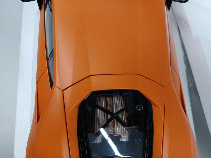 Load image into Gallery viewer, AUTOART Lamborghini Huracan Performante (Matt Orange) 1/18 Scale Car– Used