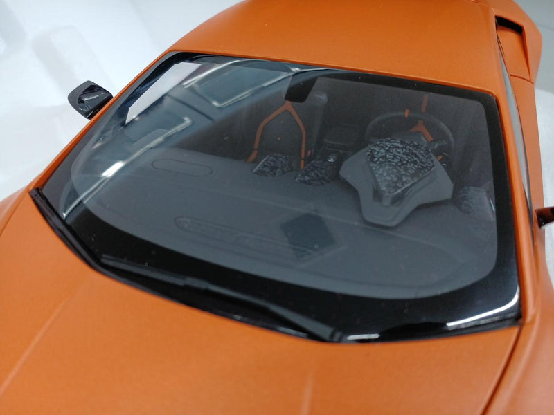 Load image into Gallery viewer, AUTOART Lamborghini Huracan Performante (Matt Orange) 1/18 Scale Car– Used
