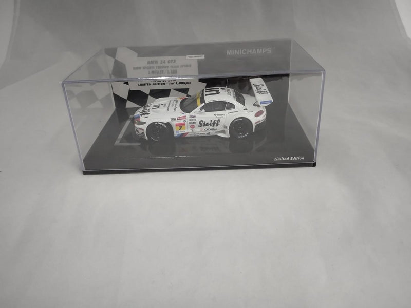 Laden Sie das Bild in Galerie -Viewer, MINICHAMPS BMW Z4 GT3 Sports Trophy Team Studie 2014 1/43 Scale– Used