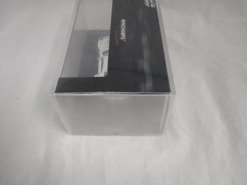 Laden Sie das Bild in Galerie -Viewer, MINICHAMPS BMW Z4 GT3 Sports Trophy Team Studie 2014 1/43 Scale– Used