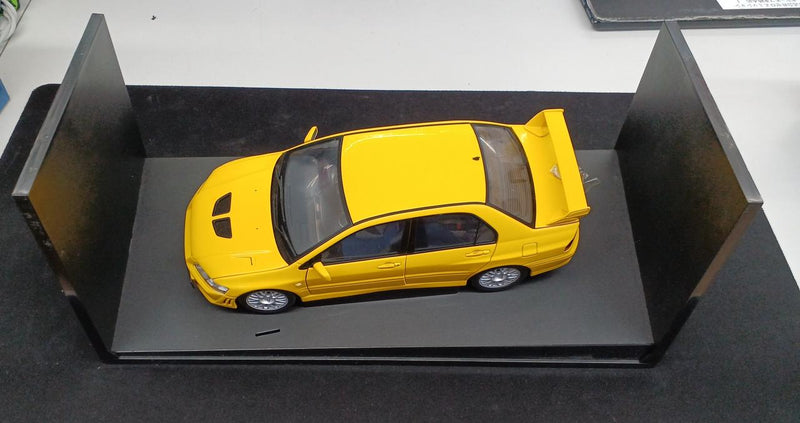 Load image into Gallery viewer, AUTOART Mitsubishi Lancer Evolution VII Yellow 1/18 Scale Car– Used