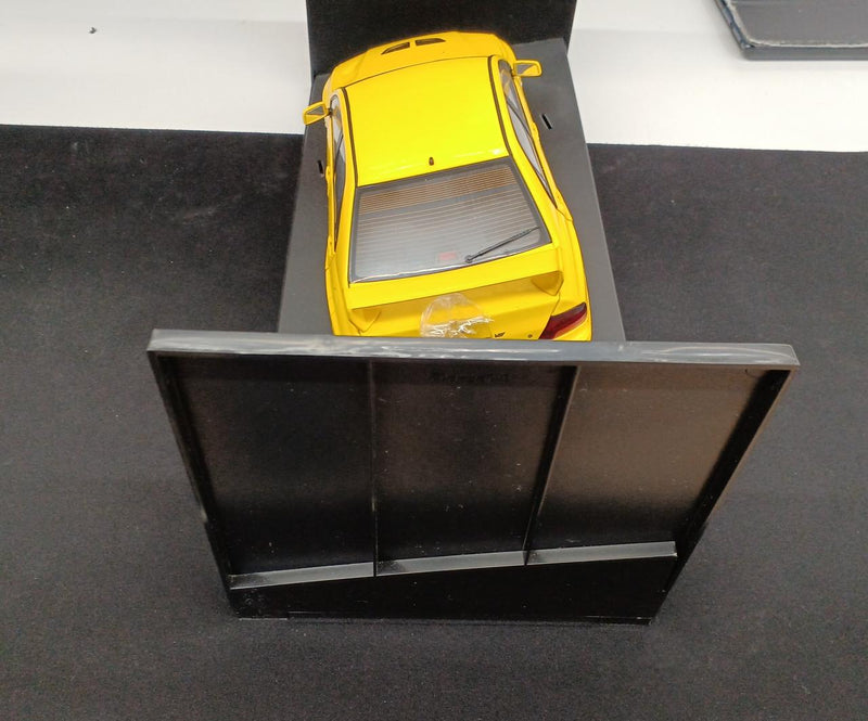 Load image into Gallery viewer, AUTOART Mitsubishi Lancer Evolution VII Yellow 1/18 Scale Car– Used