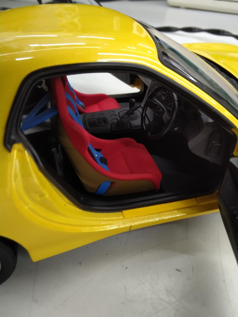 Laden Sie das Bild in Galerie -Viewer, AUTOart 1/18 Mazda ɛ̃fini RX-7 (FD3S) Scale Model Car– Used