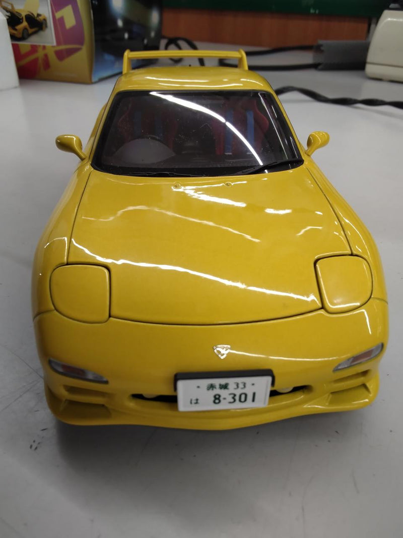 Laden Sie das Bild in Galerie -Viewer, AUTOart 1/18 Mazda ɛ̃fini RX-7 (FD3S) Scale Model Car– Used