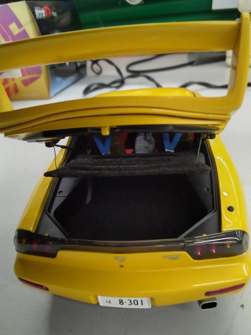 Laden Sie das Bild in Galerie -Viewer, AUTOart 1/18 Mazda ɛ̃fini RX-7 (FD3S) Scale Model Car– Used