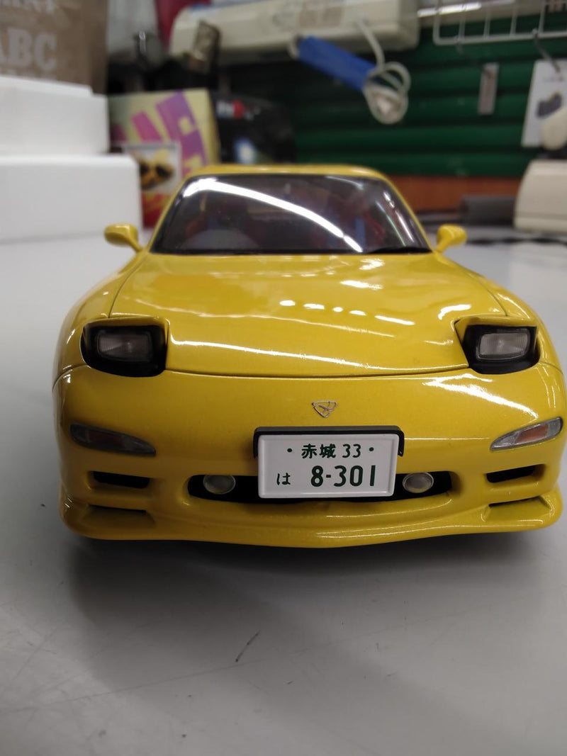 Laden Sie das Bild in Galerie -Viewer, AUTOart 1/18 Mazda ɛ̃fini RX-7 (FD3S) Scale Model Car– Used