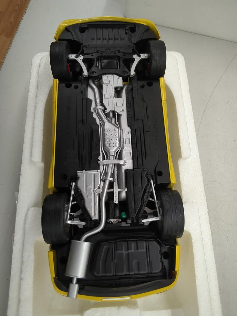 Laden Sie das Bild in Galerie -Viewer, AUTOart 1/18 Mazda ɛ̃fini RX-7 (FD3S) Scale Model Car– Used