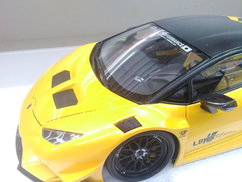 Laden Sie das Bild in Galerie -Viewer, AUTOart 1/18 Liberty Walk Lamborghini Huracan GT Model Vehicle– Used