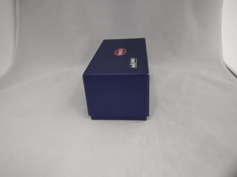 Cargue la imagen en el visor de la galería, LOOKSMART 1/43 2007 BUGATTI VEYRON STUDY Scale Car– Used