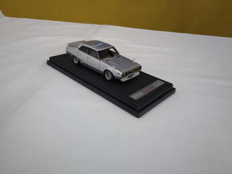 Laden Sie das Bild in Galerie -Viewer, Ignition Model 1/43 Nissan Skyline 2000 GT-X Diecast Car– Used