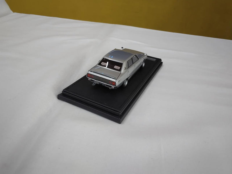 Laden Sie das Bild in Galerie -Viewer, Ignition Model 1/43 Nissan Skyline 2000 GT-X Diecast Car– Used