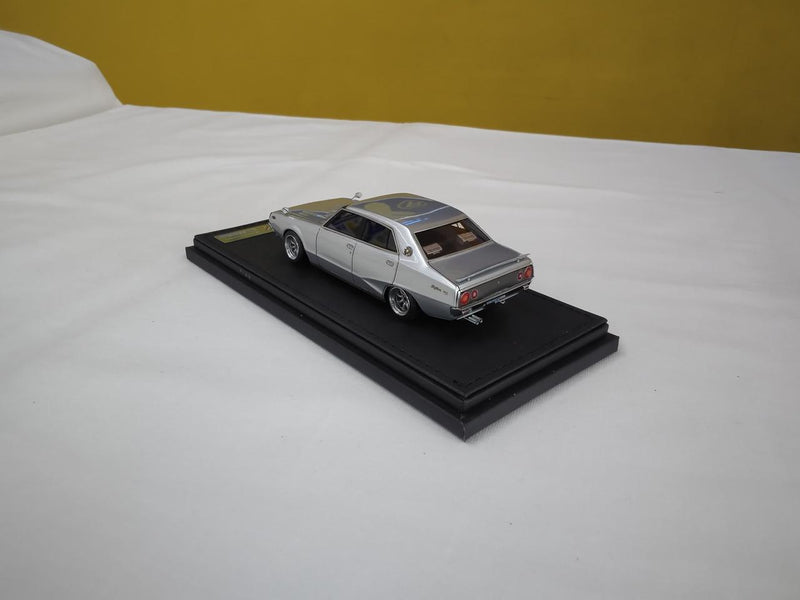 Laden Sie das Bild in Galerie -Viewer, Ignition Model 1/43 Nissan Skyline 2000 GT-X Diecast Car– Used
