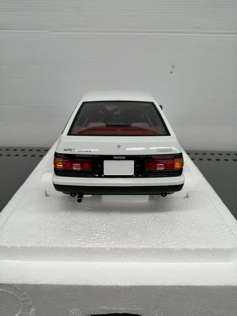 Load image into Gallery viewer, AUTOart Initial D Toyota AE86 Final Version 1/18 Scale Model Car– Used